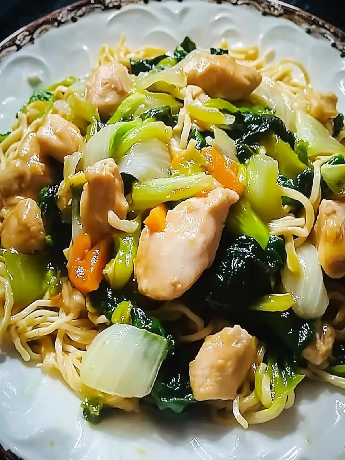 Delicious Cantonese Chicken Chow Mein to Satisfy Your Cravings 3 Cantonese Chicken Chow Mein