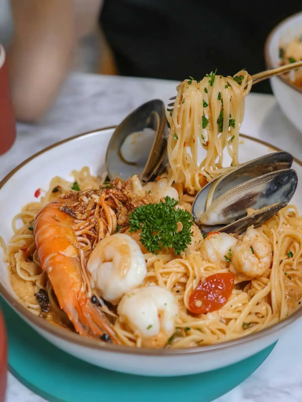 One-Pot Seafood Pasta That Will Wow Your Taste Buds 2 One-Pot Seafood Pasta