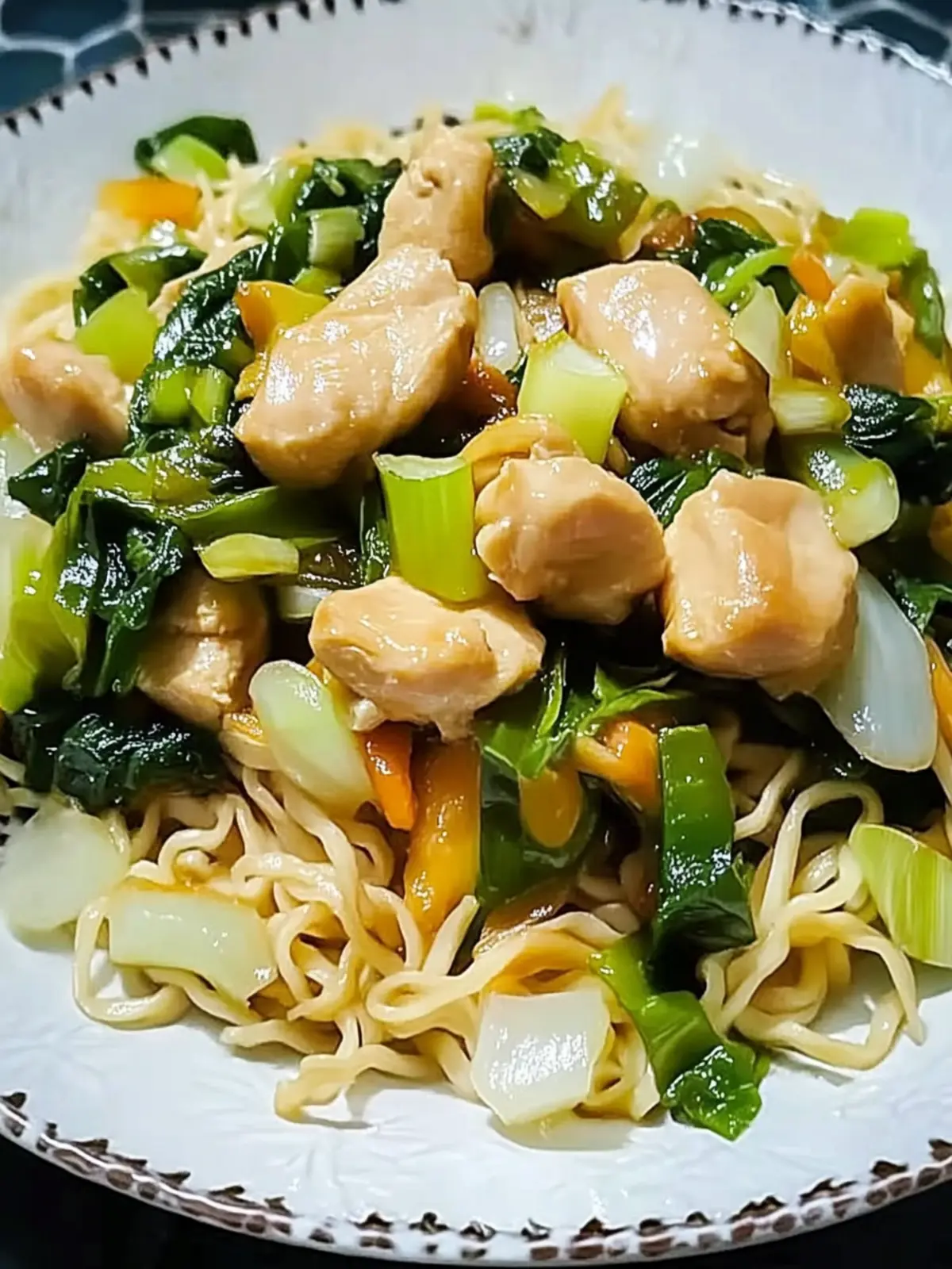 Delicious Cantonese Chicken Chow Mein to Satisfy Your Cravings 5 Cantonese Chicken Chow Mein